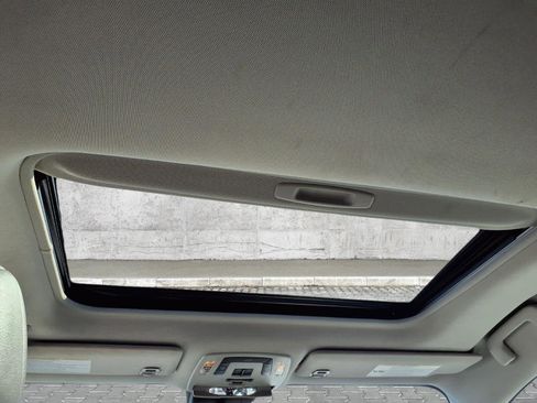 Used 2022 Toyota Sienna XLE FWD image 5