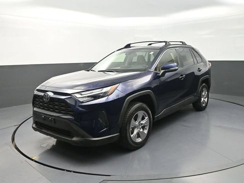 Used 2025 Toyota RAV4 XLE AWD/4WD image 3
