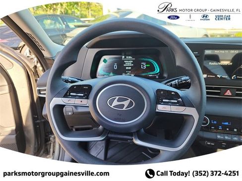 New 2025 Hyundai Elantra Blue image 23