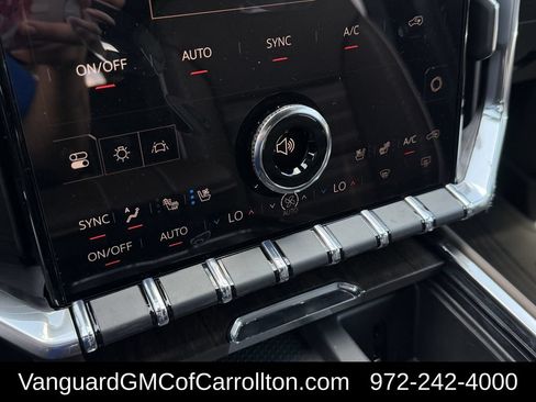 New 2026 GMC Acadia Denali Ultimate w/ LPO, Floor Liner Package AWD/4WD image 17