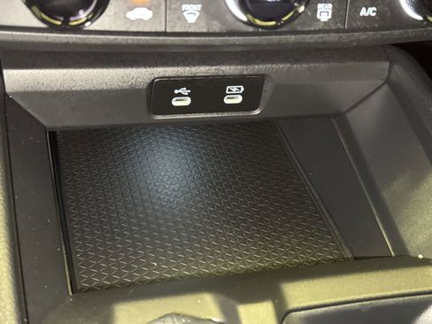 Certified 2025 Honda Accord LX image 23