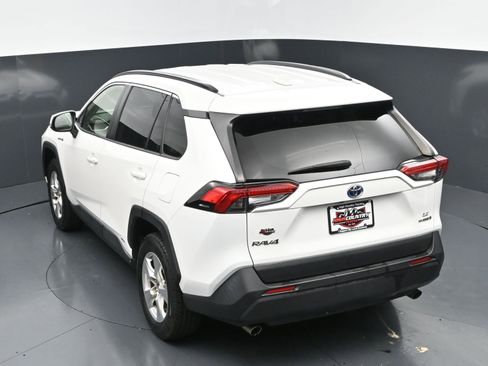 Used 2020 Toyota RAV4 LE w/ All Weather Liner Package AWD/4WD image 30