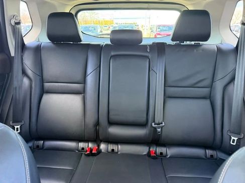 Used 2021 Nissan Rogue SV w/ Premium Package image 19