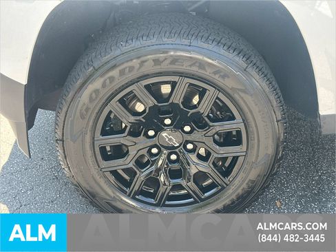 Used 2025 Chevrolet Colorado W/T w/ WT Custom Package AWD/4WD image 12