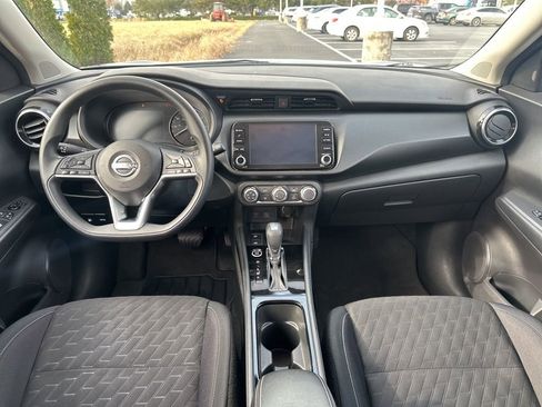 Used 2023 Nissan Kicks SV image 24