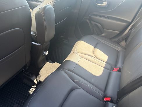 Used 2023 Jeep Renegade Limited AWD/4WD image 13