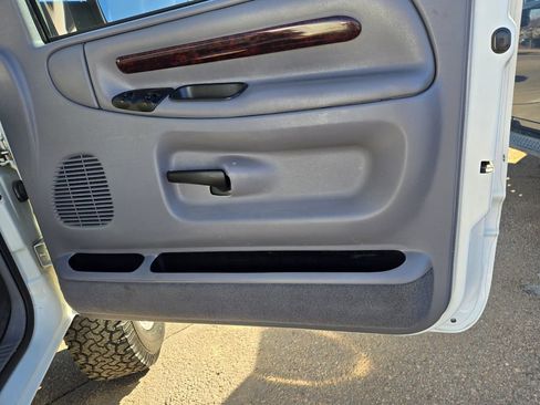 Used 1998 Dodge Ram 2500 Truck ST image 19