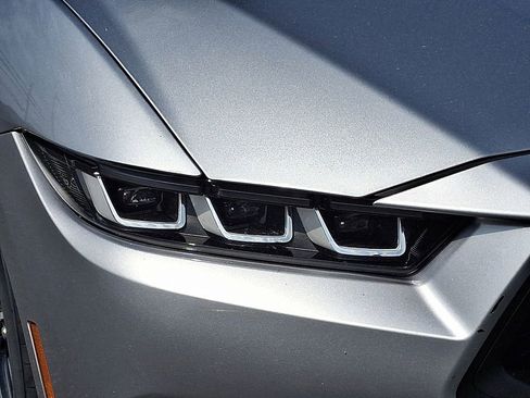 Used 2024 Ford Mustang Premium image 9