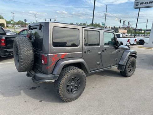 Used 2016 Jeep Wrangler Unlimited Sahara AWD/4WD image 14
