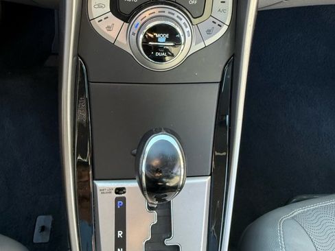 Used 2013 Hyundai Elantra Limited w/ Technology Pkg image 24