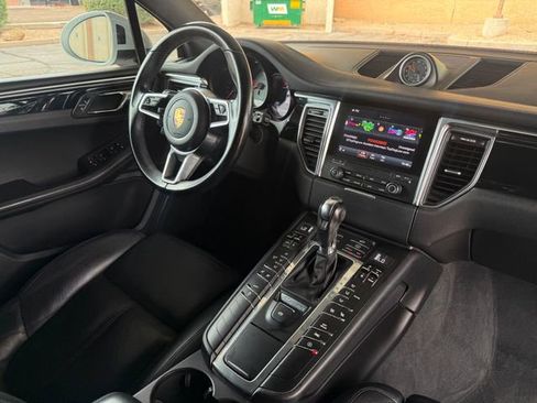 Used 2017 Porsche Macan S w/ Premium Package Plus AWD/4WD image 25