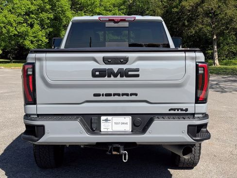 Used 2024 GMC Sierra 2500 AT4 w/ AT4 Premium Plus Package AWD/4WD image 5