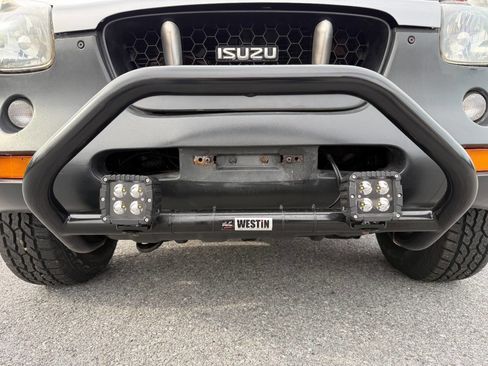 Used 2000 Isuzu VehiCROSS image 29