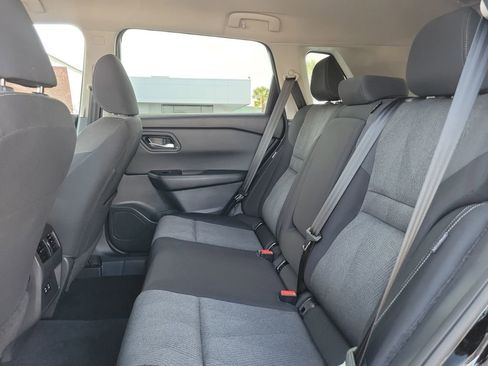 Used 2025 Nissan Rogue SV image 17