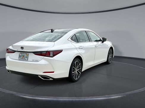 Used 2025 Lexus ES 350 w/ Premium Package FWD image 11