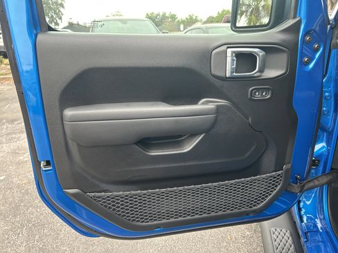 New 2026 Jeep Gladiator Sport image 11