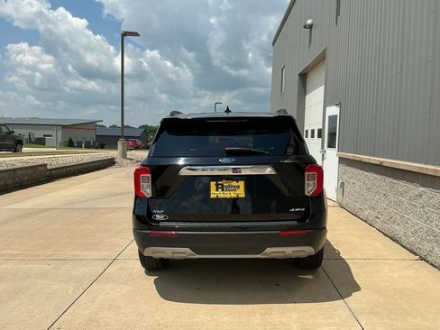 Used 2022 Ford Explorer XLT w/ Equipment Group 202A AWD/4WD image 5