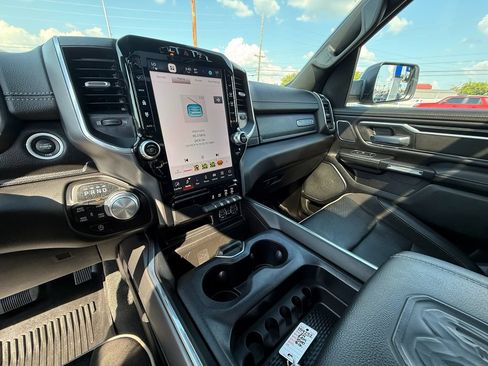 Used 2024 RAM 1500 Laramie AWD/4WD image 15