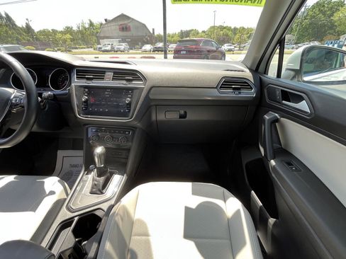 Used 2019 Volkswagen Tiguan SE w/ Panoramic Sunroof Package FWD image 13