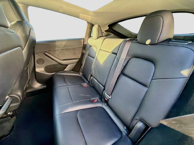Used 2023 Tesla Model Y Long Range AWD/4WD image 18