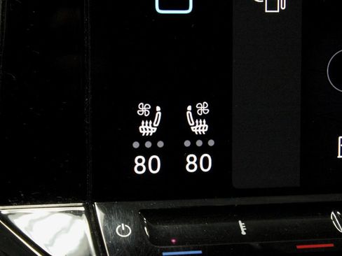 Used 2025 Volkswagen Atlas SE AWD/4WD image 4