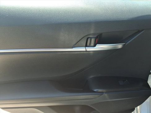 Used 2022 Toyota Camry LE image 8