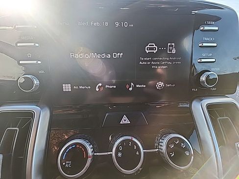 Used 2023 Kia Sorento LX image 16