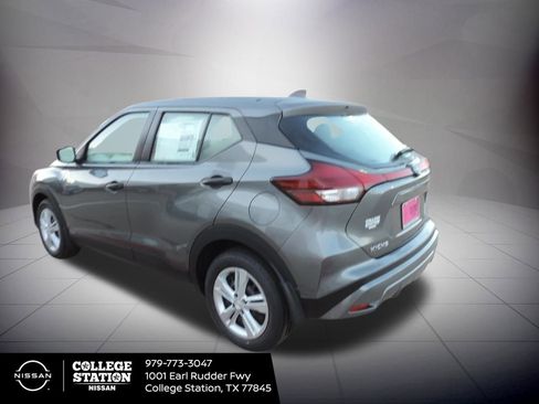 New 2025 Nissan Kicks Play S image 6