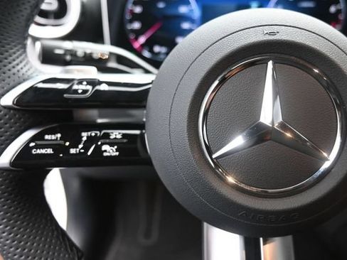 Used 2026 Mercedes-Benz GLC 300 image 15