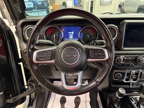 Used 2022 Jeep Wrangler Unlimited Sahara w/ Cold Weather Group AWD/4WD image 9