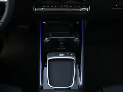 Used 2026 Mercedes-Benz GLB 250 4MATIC image 18