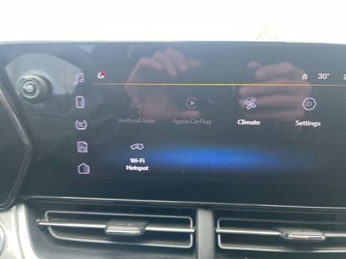 Used 2025 Chevrolet Trax LT w/ Driver Confidence Package FWD image 21
