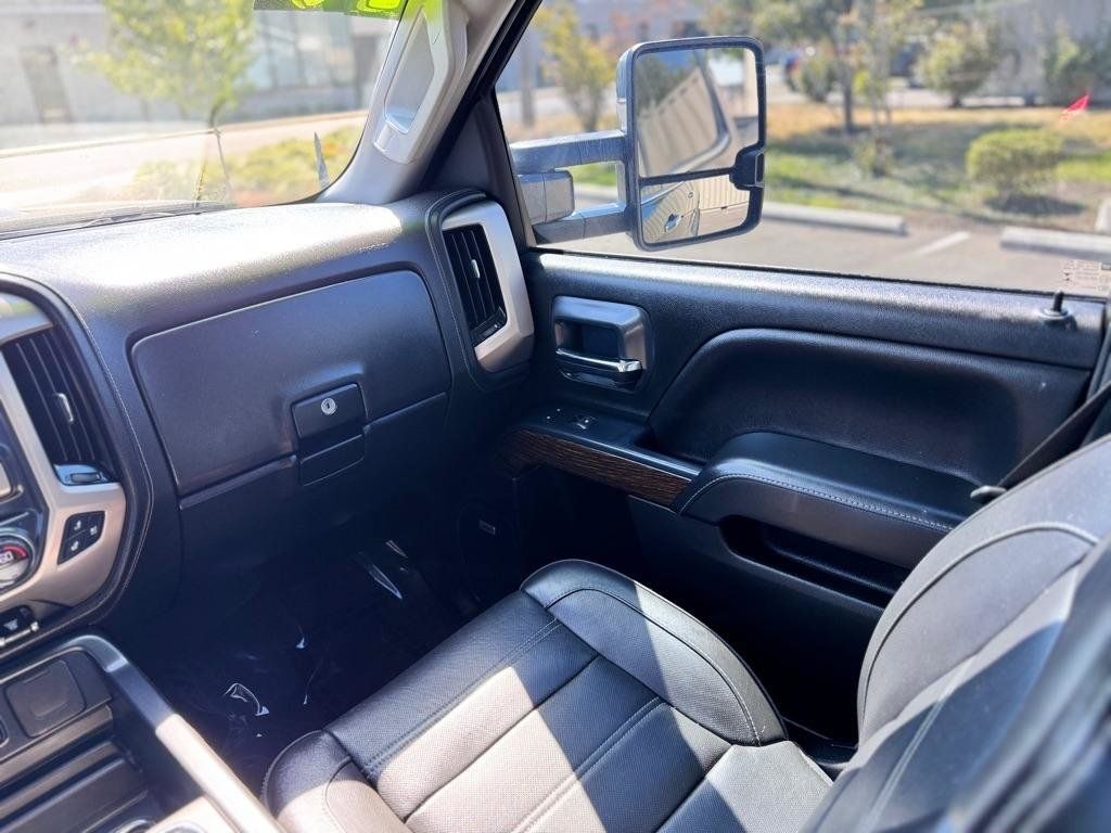 Used 2019 GMC Sierra 3500 Denali w/ Duramax Plus Package AWD/4WD image 11