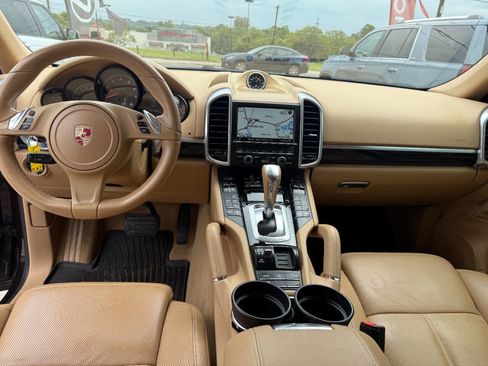 Used 2014 Porsche Cayenne image 16