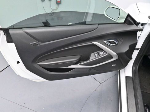 Used 2020 Chevrolet Camaro LT w/ RS Package image 9