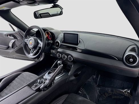 Used 2018 FIAT 124 Spider Abarth w/ Navigation & Sound Group image 29