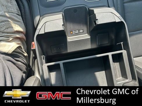 Used 2024 GMC Sierra 3500 Denali AWD/4WD image 24