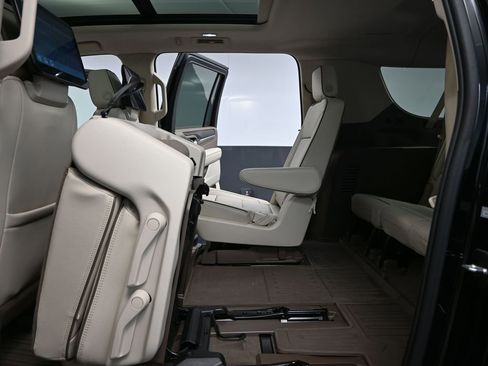 Used 2023 GMC Yukon XL Denali image 44