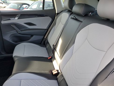 New 2026 Volkswagen Tiguan SE image 10