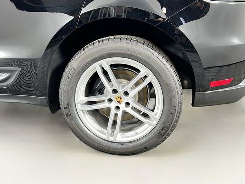 New 2026 Porsche Macan image 33