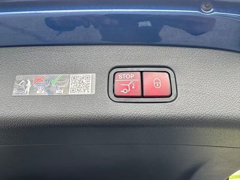 Used 2026 Mercedes-Benz GLC 300 4MATIC image 35