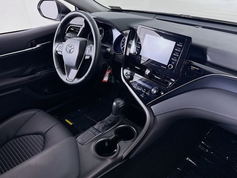 Used 2024 Toyota Camry SE image 15