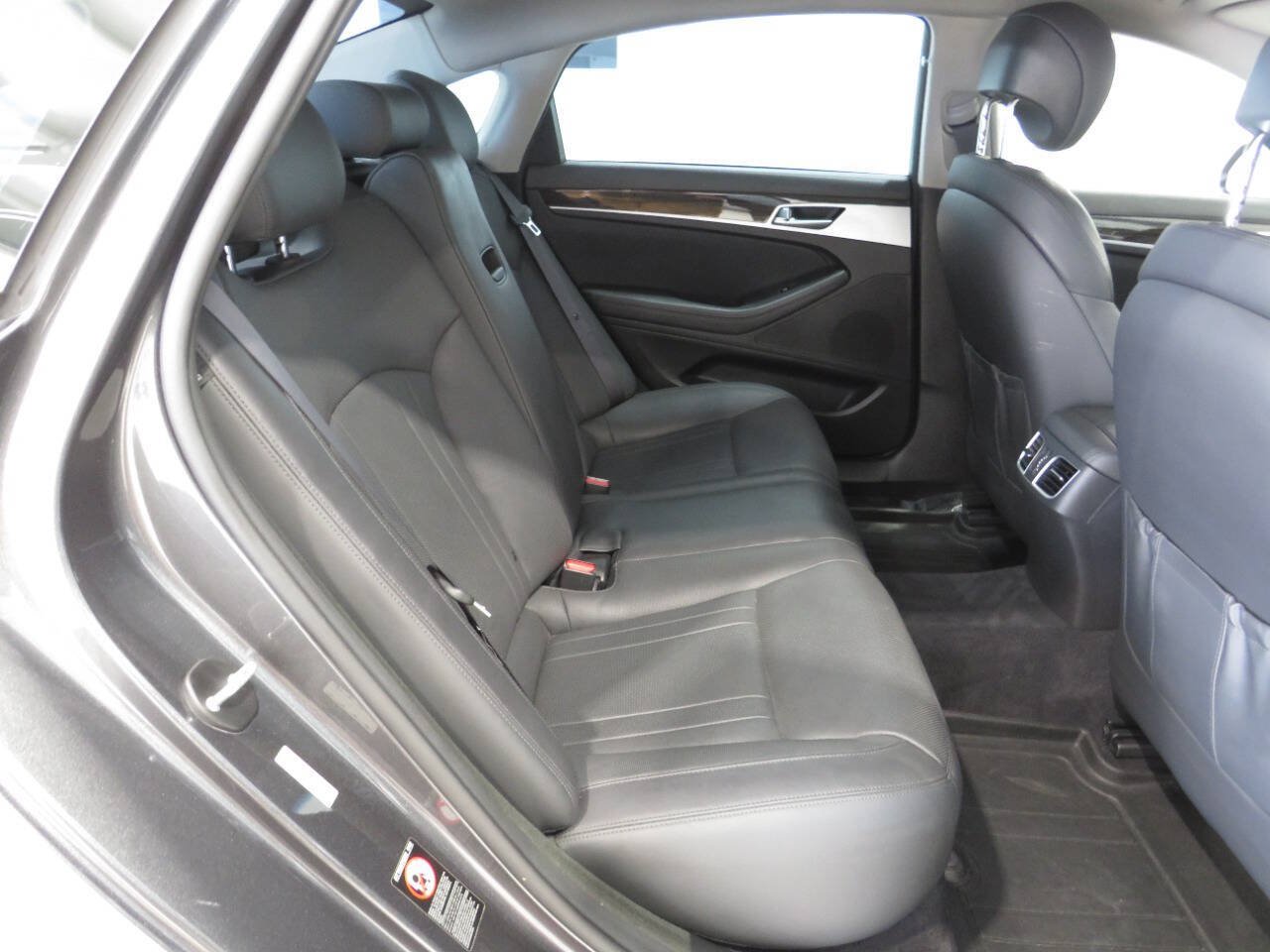 Used 2018 Genesis G80 3.8 RWD image 11