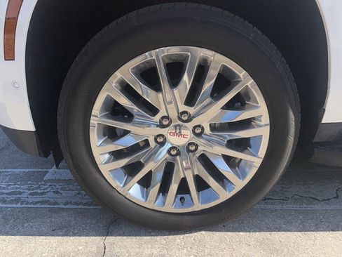 Used 2025 GMC Yukon XL Denali AWD/4WD image 36