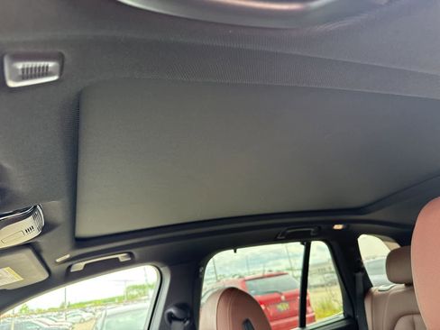 Used 2022 BMW X5 xDrive40i w/ Premium Package AWD/4WD image 17