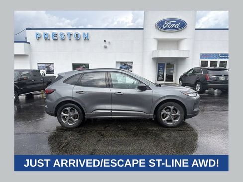 Used 2023 Ford Escape ST-Line w/ Tech Pack #1 AWD/4WD image 1