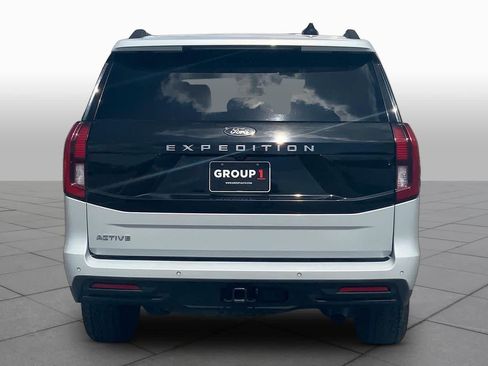 Used 2025 Ford Expedition Active AWD/4WD image 5