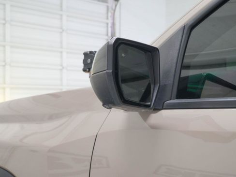 Used 2024 Chevrolet Colorado ZR2 w/ Technology Package AWD/4WD image 10