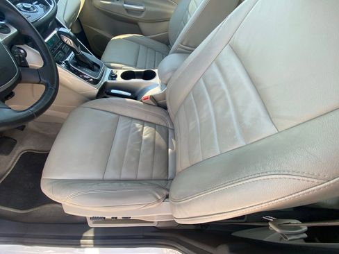 Used 2015 Ford C-MAX SEL w/ Equipment Group 302A FWD image 20
