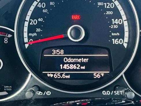 Used 2013 Volkswagen Beetle Turbo image 27